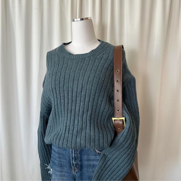 GAP Ribbed knit 100% wool oversized sweater Blue XXL. - Picture 2 of 8